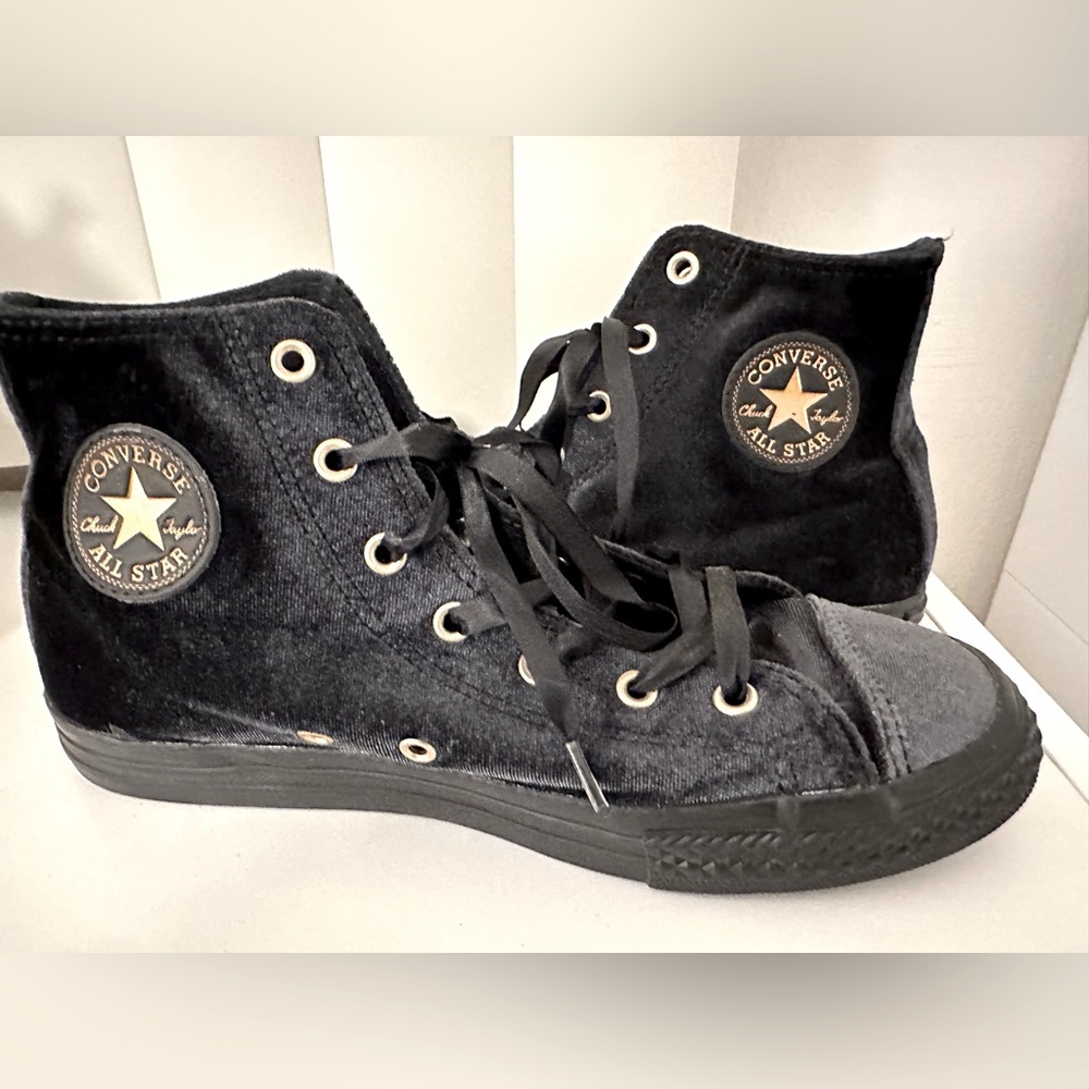 Converse all velvet sneakers